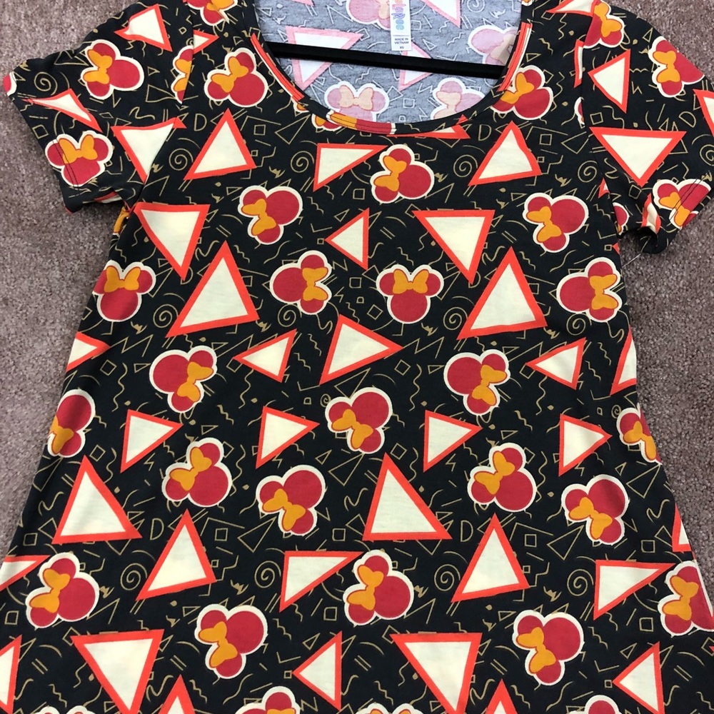 XS Disney LulaRoe Classic T